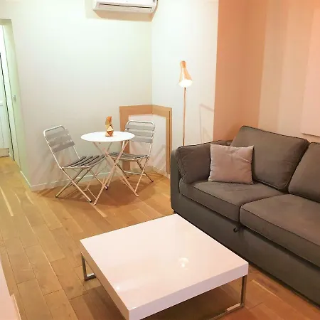 Studio Hyper Centre Cannes-01